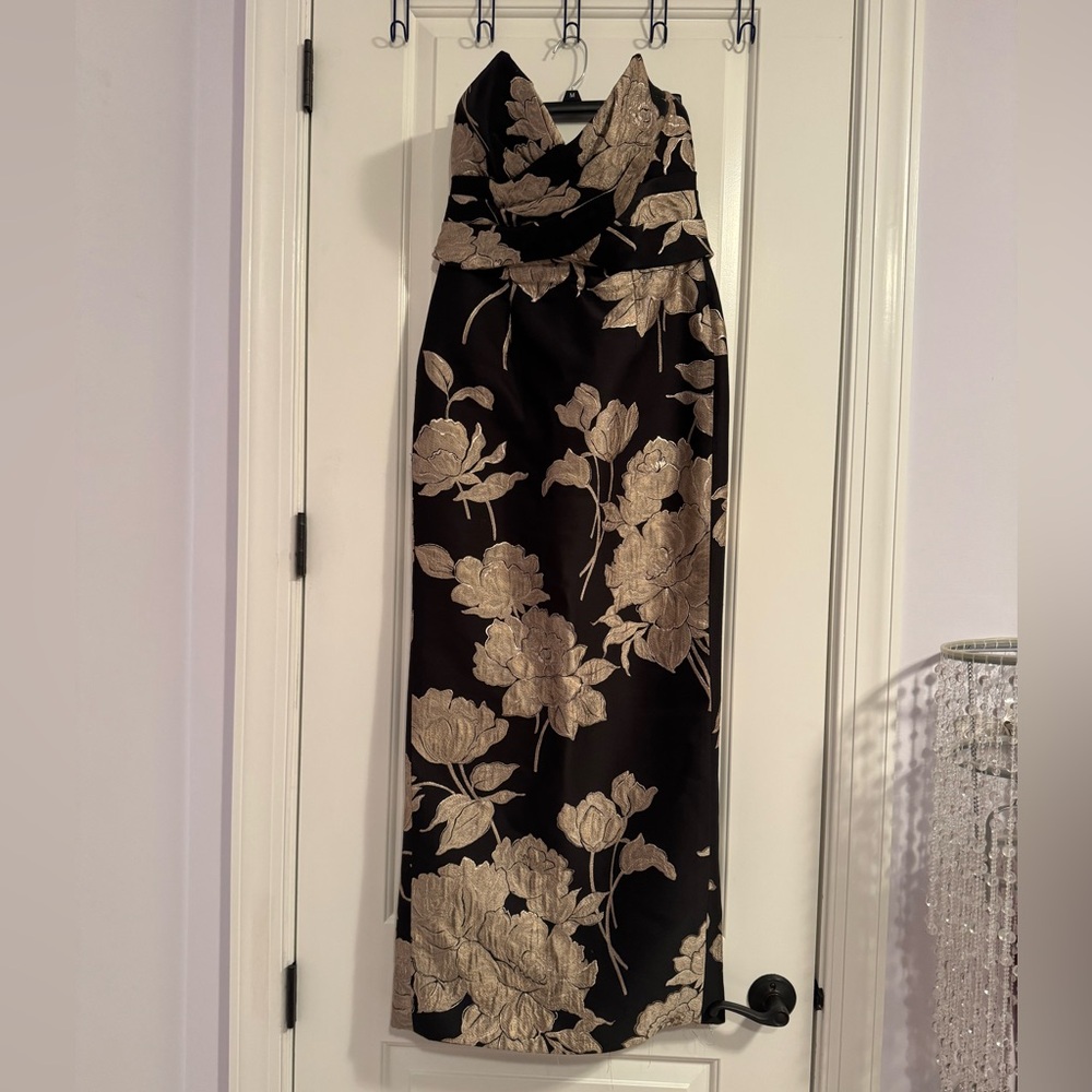 Audrey Brooks Black & Gold Formal Dress – Size 10 – Elegant Statement Piece